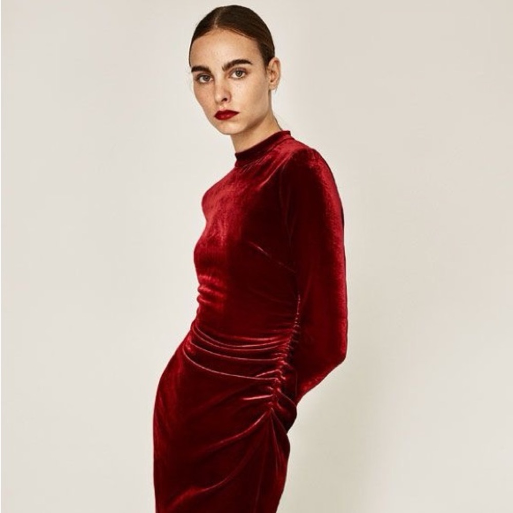 NWT Zara Velvet Ruched Midi Dress Womens M Burgundy Long Sleeve Bodycon